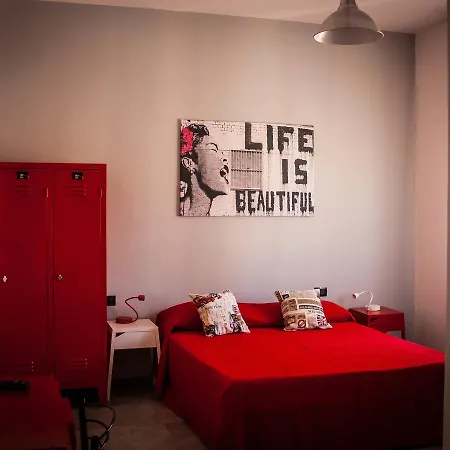 Interno 10 *